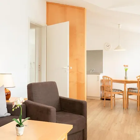 Im 3 Og Mit Balkon In Apartment *